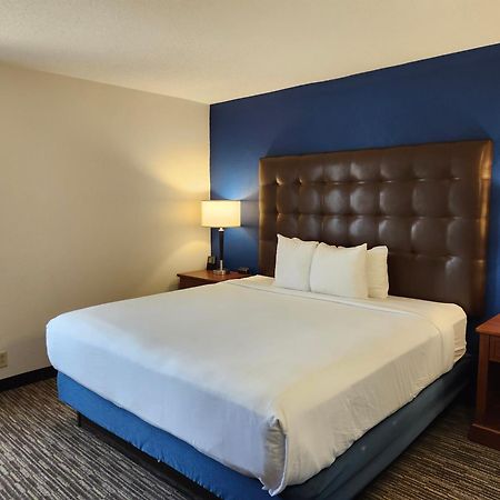 Heritage Inn & Suites St Louis Fenton, Trademark By Wyndham 외부 사진
