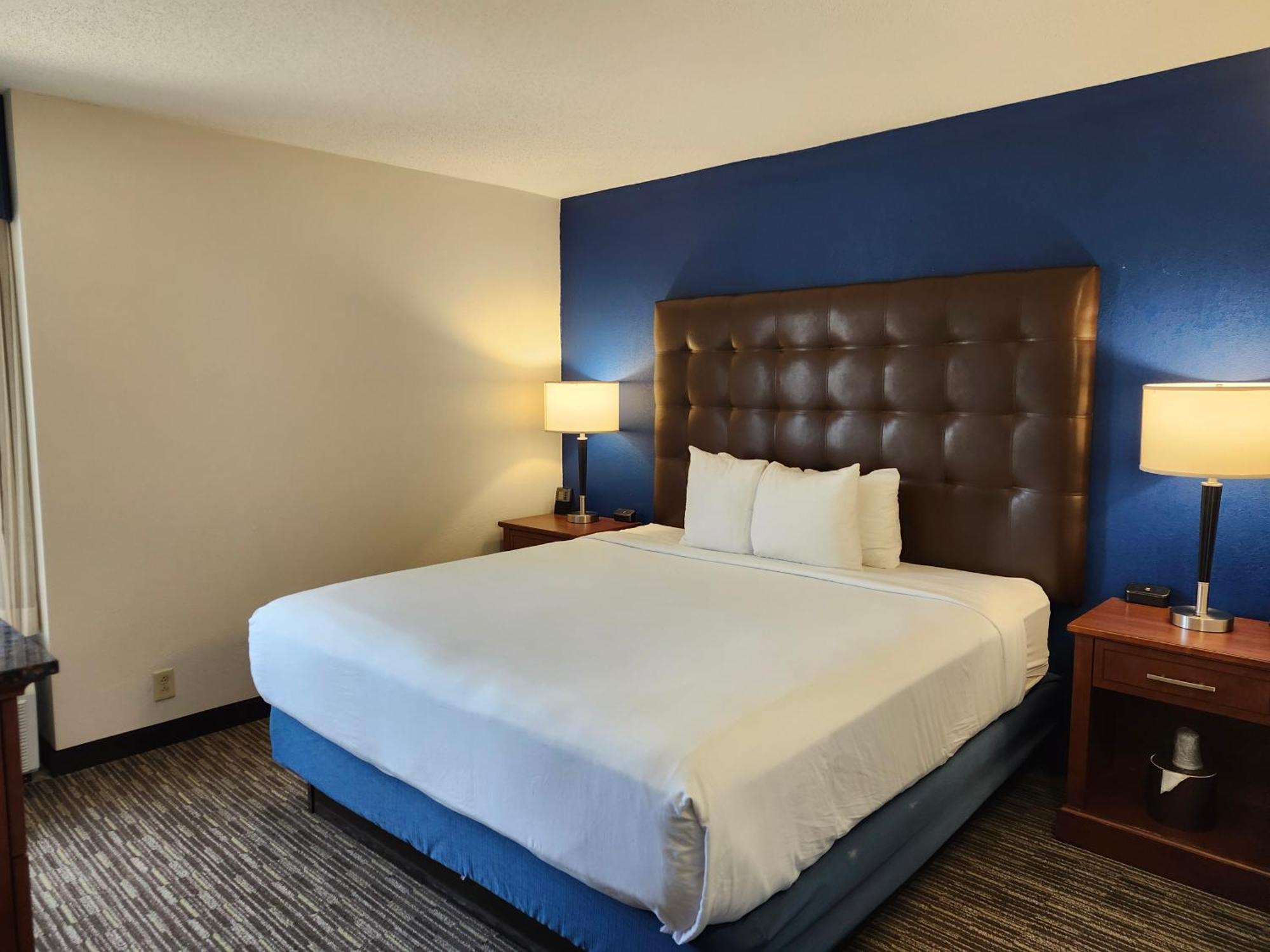 Heritage Inn & Suites St Louis Fenton, Trademark By Wyndham 외부 사진