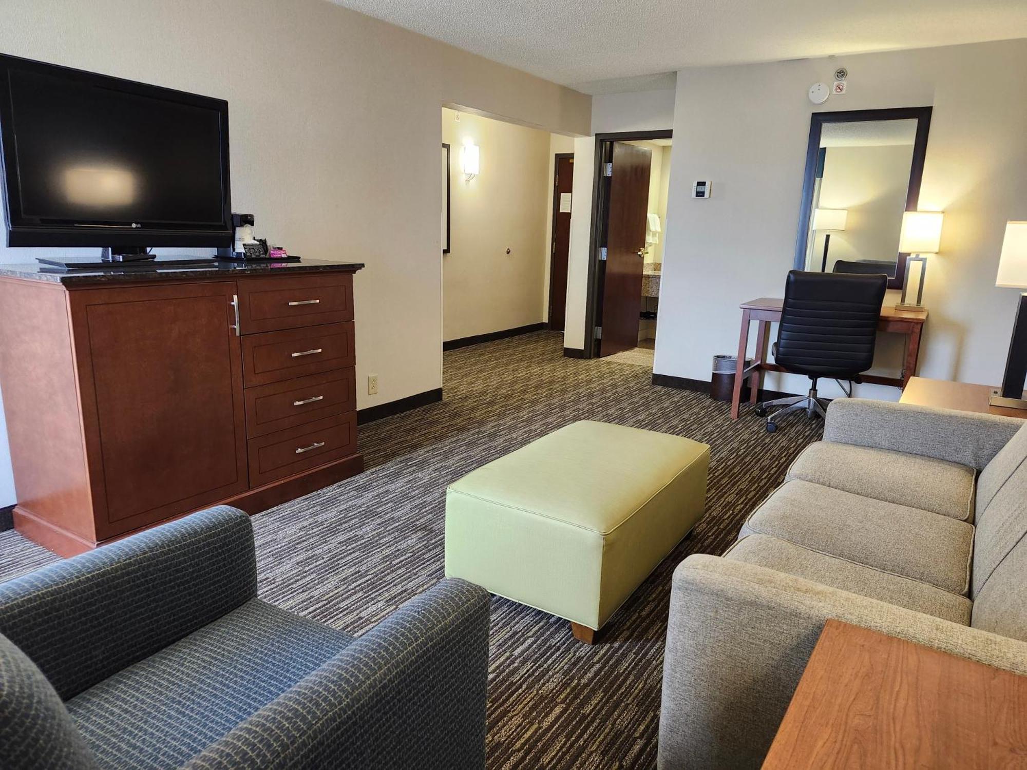 Heritage Inn & Suites St Louis Fenton, Trademark By Wyndham 외부 사진