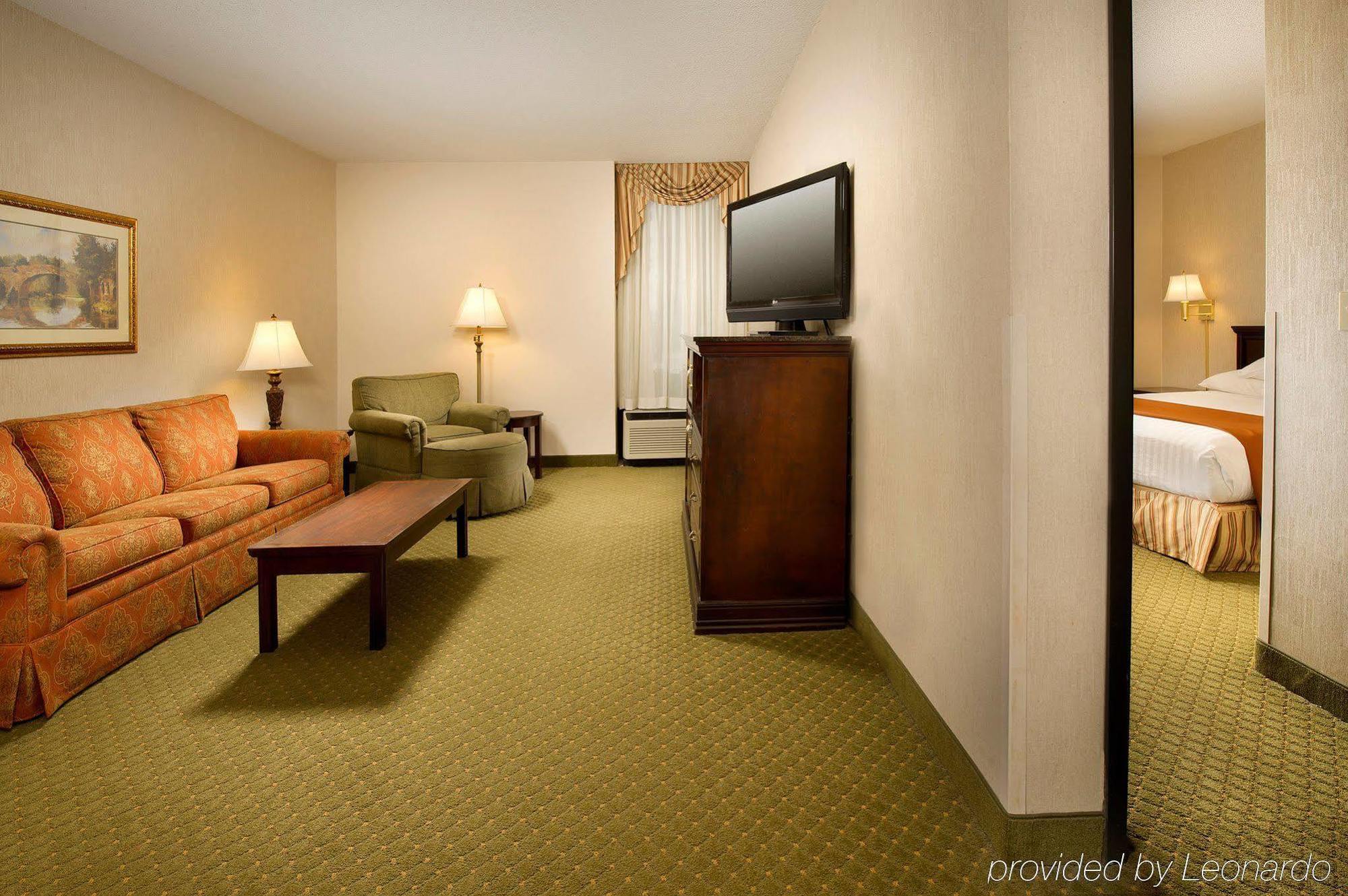Heritage Inn & Suites St Louis Fenton, Trademark By Wyndham 외부 사진