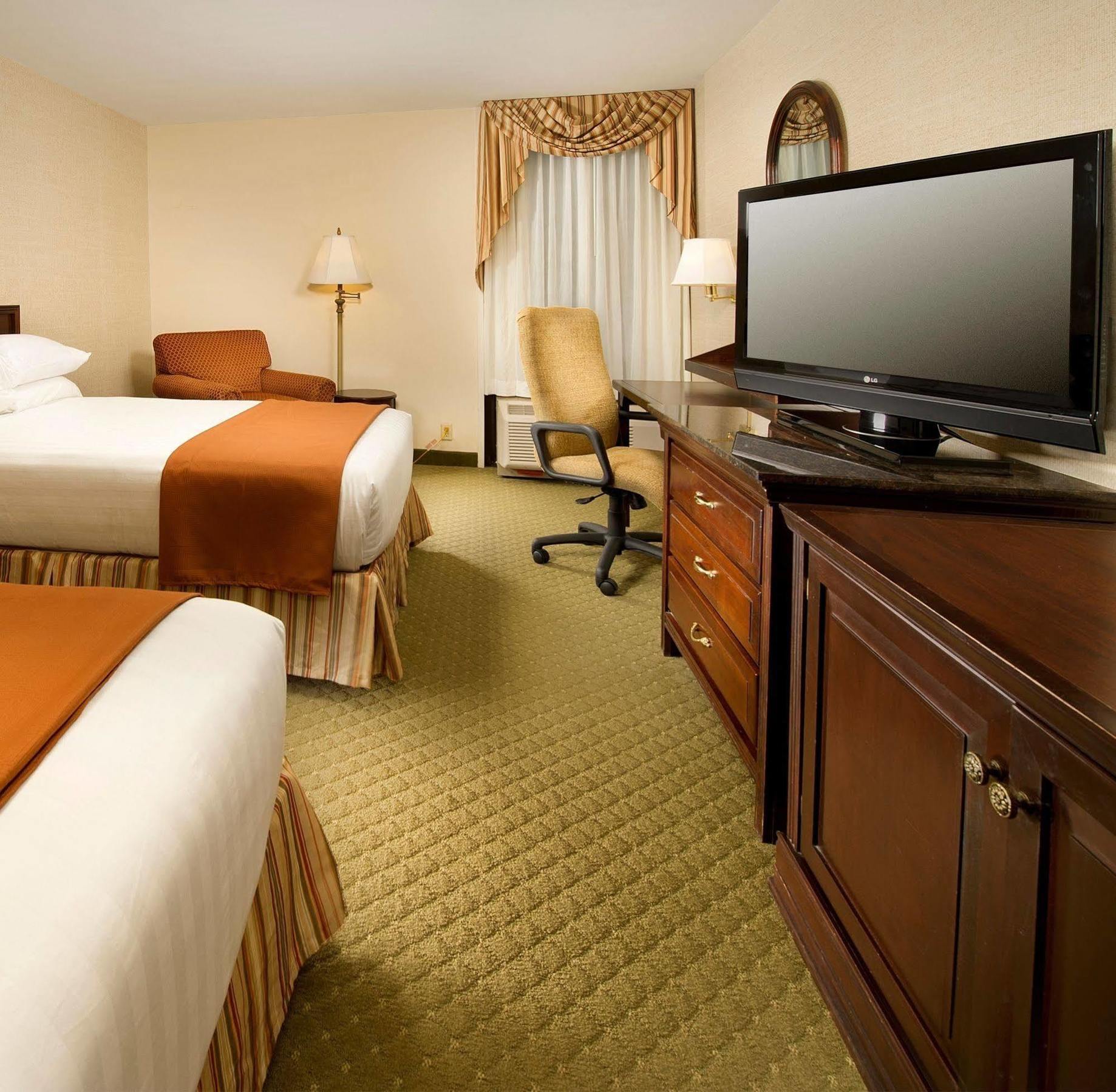 Heritage Inn & Suites St Louis Fenton, Trademark By Wyndham 외부 사진